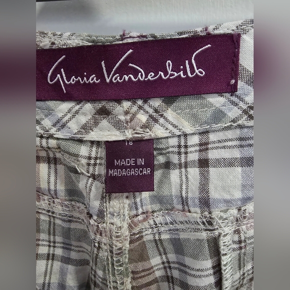 Gloria Vanderbilt "Stacey" Shorts, Lush Green Plaid, Size 18 - Picture 7 of 8